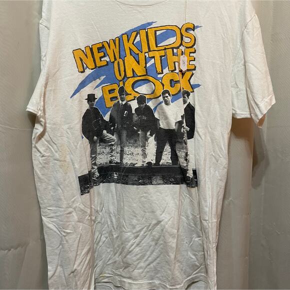 NKOTB VINTAGE 1989 TOUR t-shirt XL Yellow Band Name BLACK WHITE RAILROAD PHOTO - Picture 1 of 1